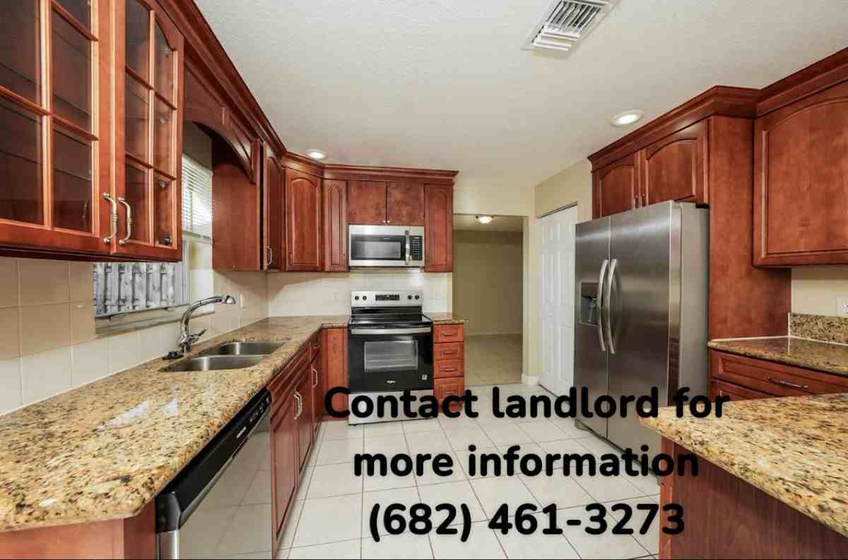 6773 Blue Bay Cir - Photo 3 of 7