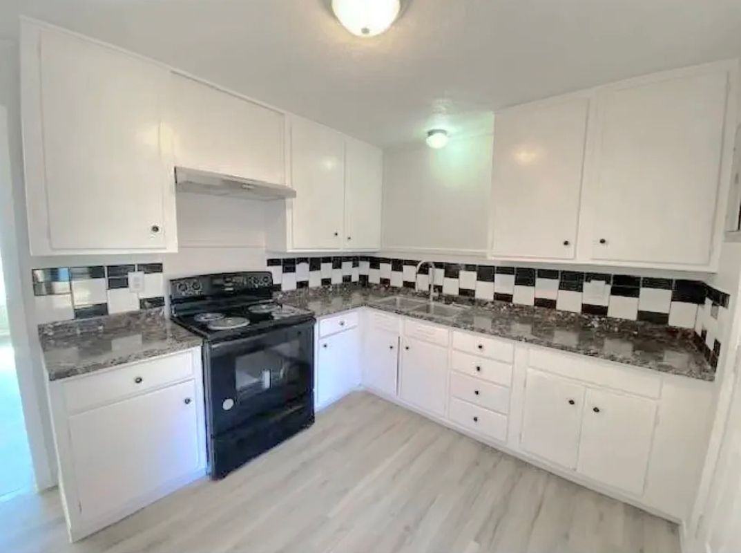 165 Eisenhower Blvd ##A - Photo 2 of 10