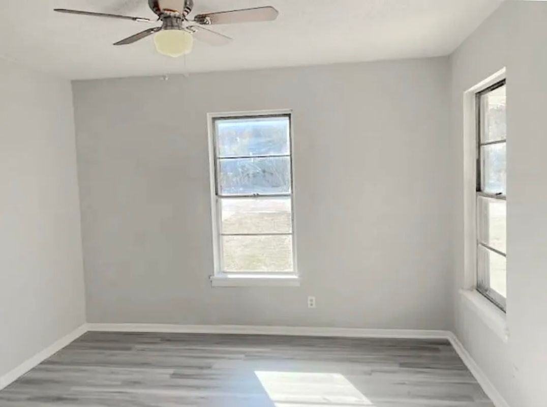 165 Eisenhower Blvd ##A - Photo 6 of 10