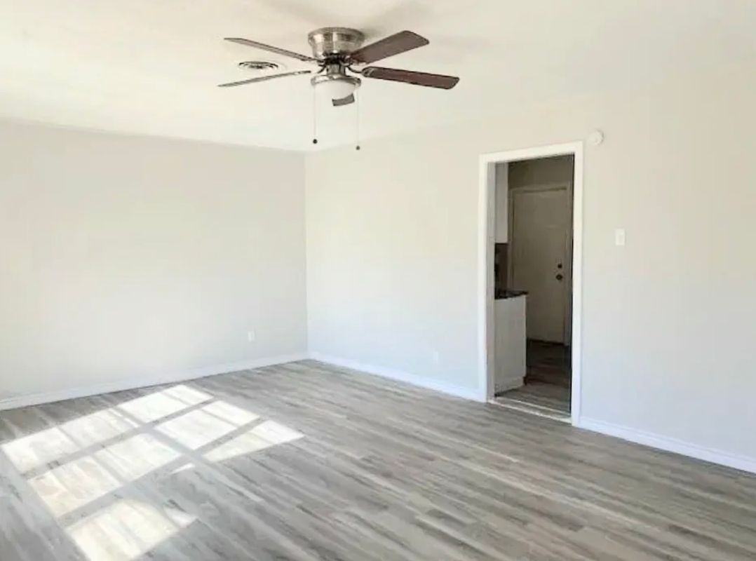 165 Eisenhower Blvd ##A - Photo 7 of 10