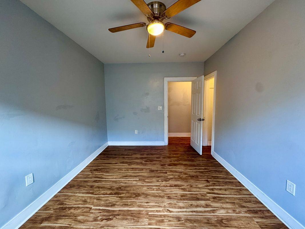 1151 E 15th St - Photo 2 of 19