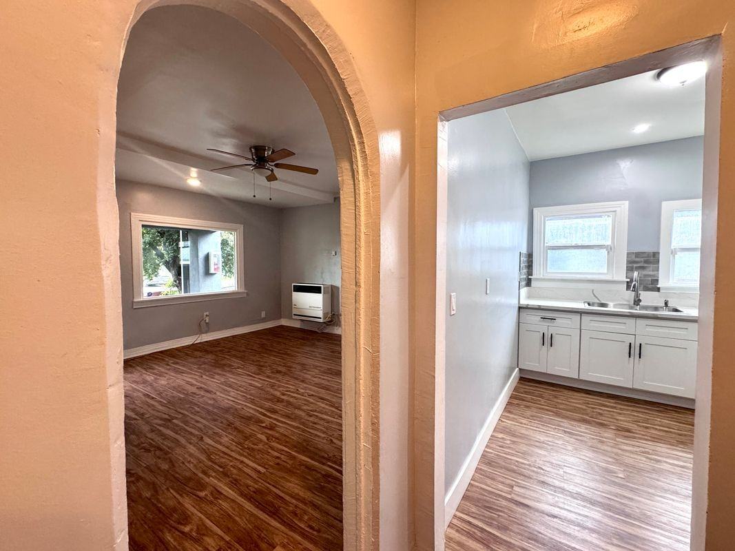 1151 E 15th St - Photo 3 of 19