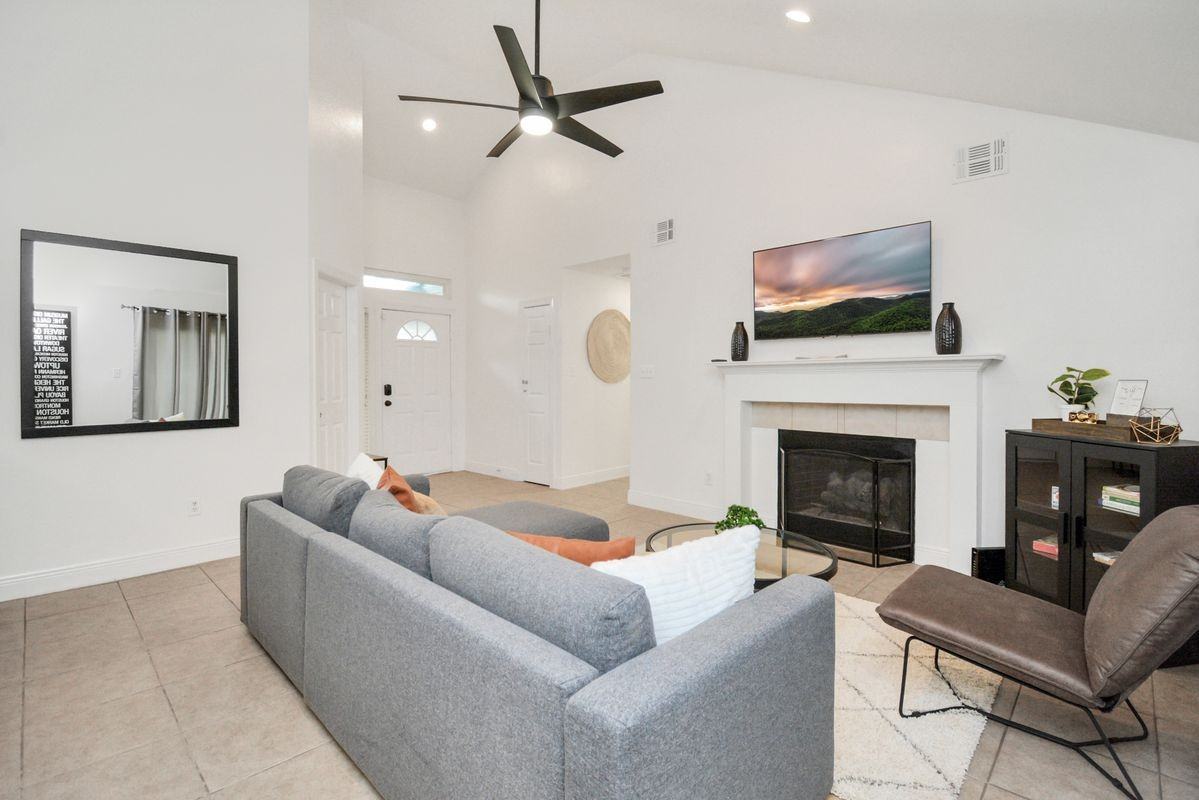 7830 Pardee St - Photo 2 of 16