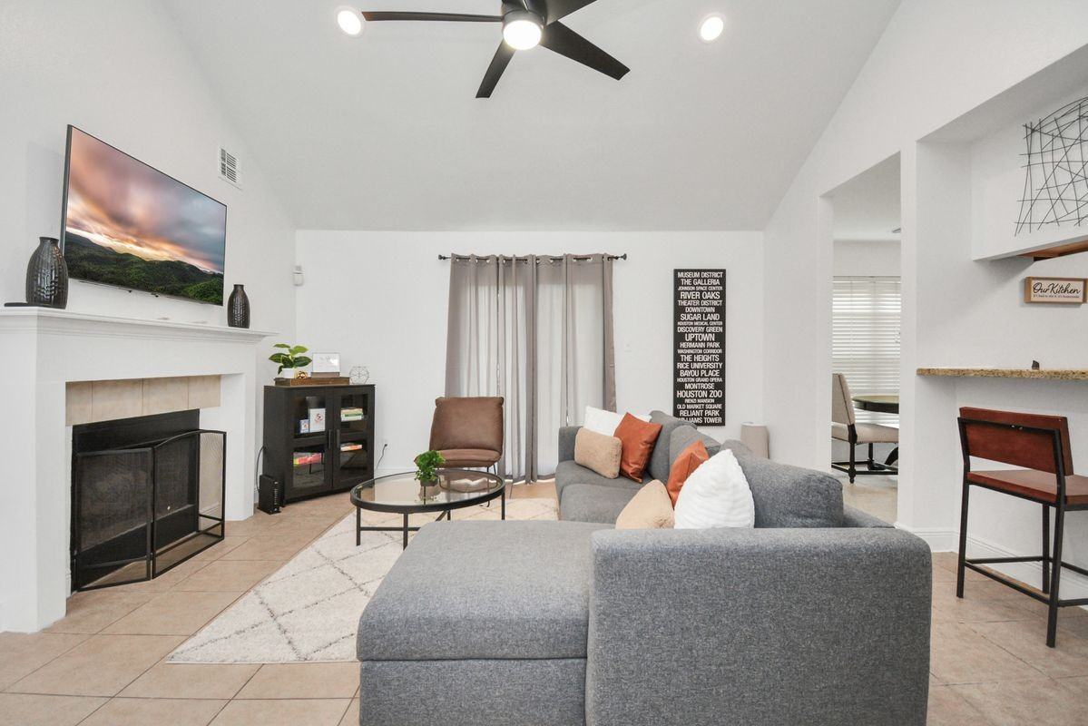 7830 Pardee St - Photo 6 of 16