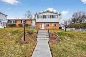 featured image of 602 E Lexington St