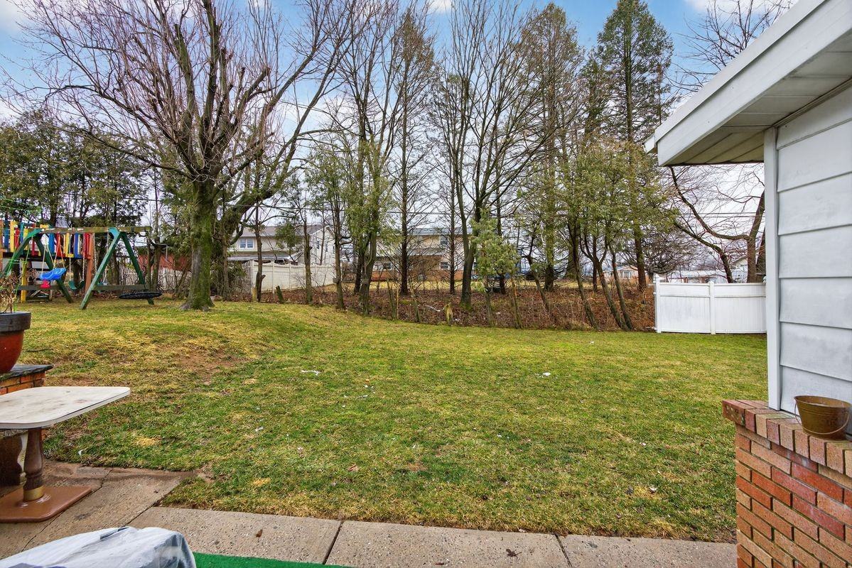 602 E Lexington St - Photo 7 of 25