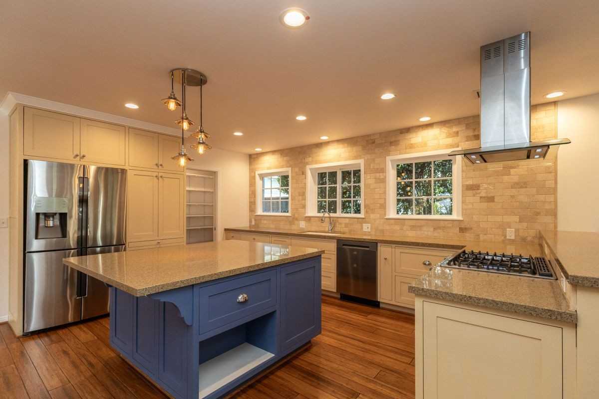 1224 Fernside Dr - Photo 2 of 6