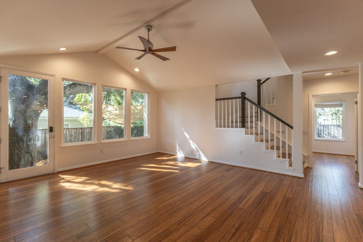 1224 Fernside Dr - Photo 3 of 6