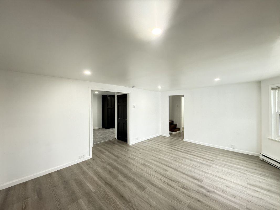735 Main St - Photo 3 of 22