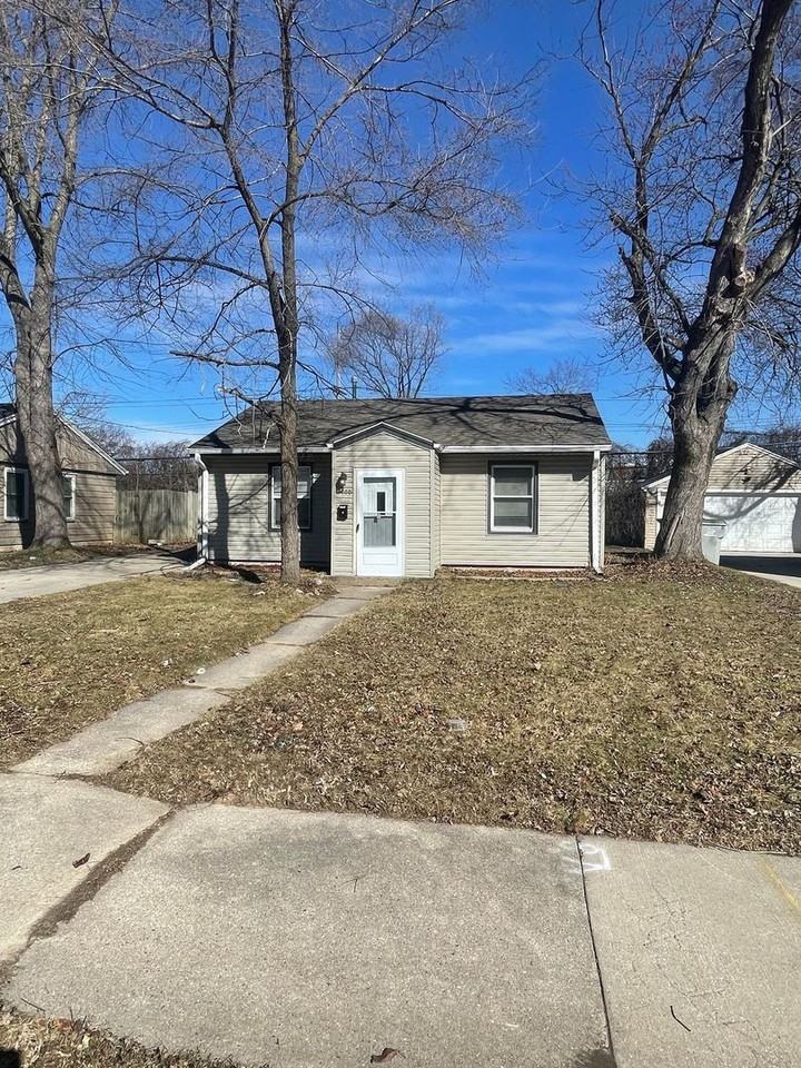 5800 W Carmen Ave - Photo 2 of 14