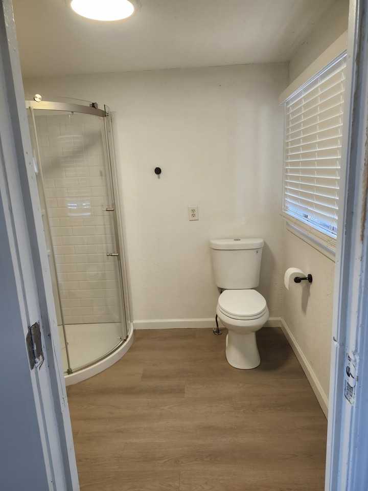 1136 West Dakota Avenue - Photo 5 of 12