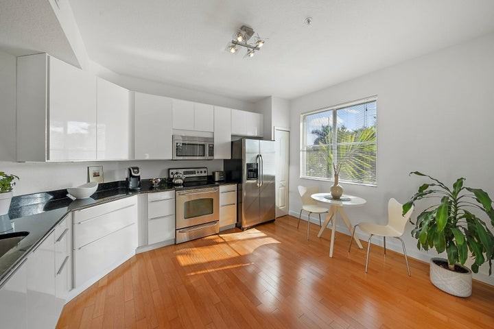 11011 Legacy Lane #306 - Photo 5 of 8