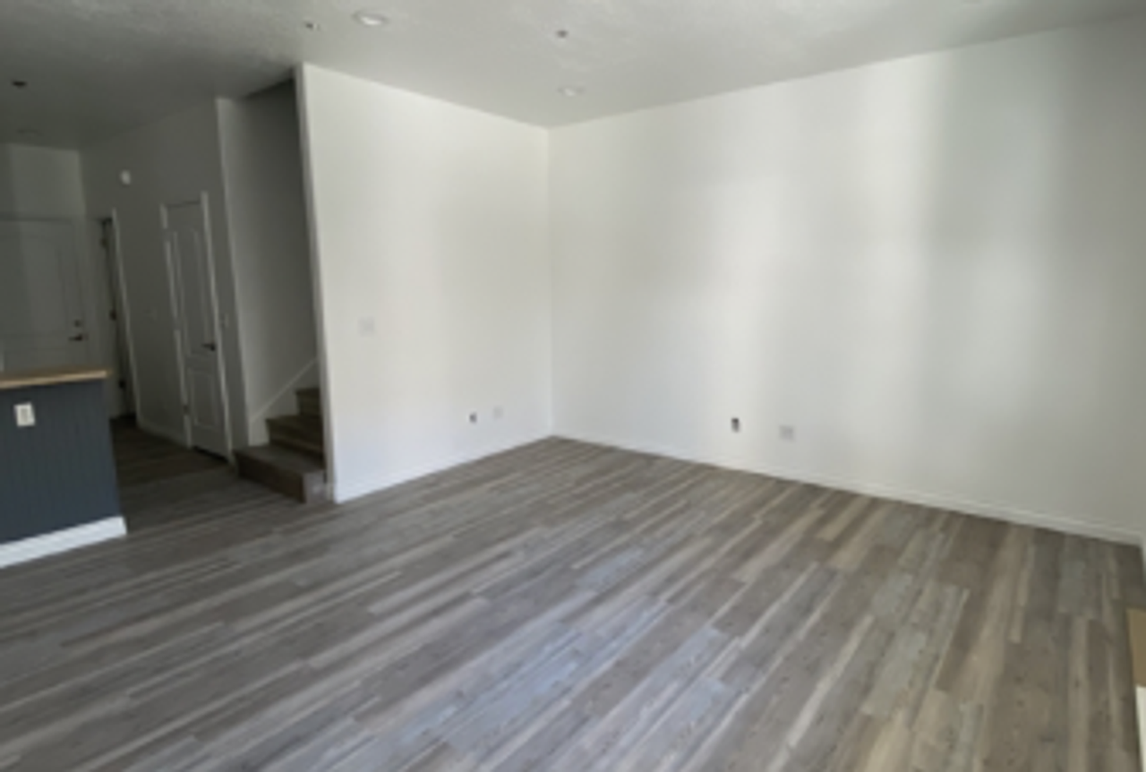 24 S 1520 W - Photo 5 of 9