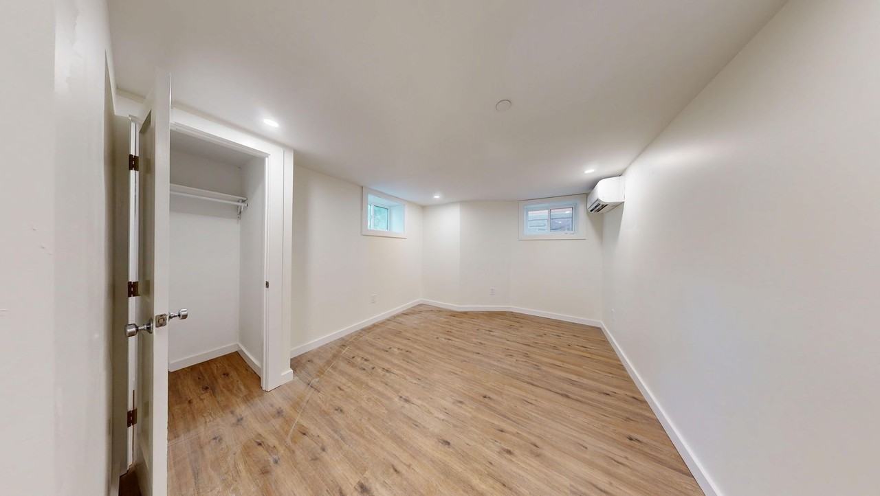 269 Humphrey St - Photo 4 of 28