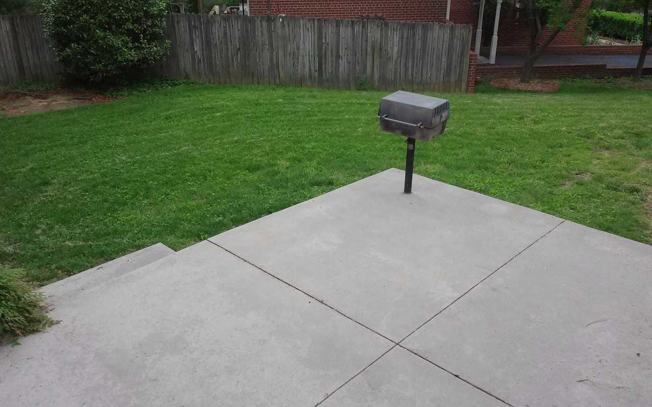 8701 Holly Hill Rd - Photo 3 of 14