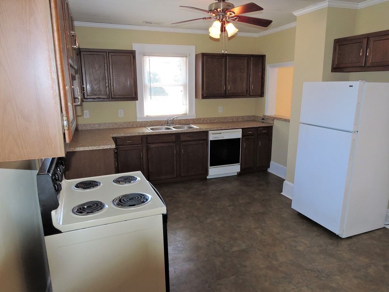 4215 Old Greensboro Rd - Photo 5 of 8