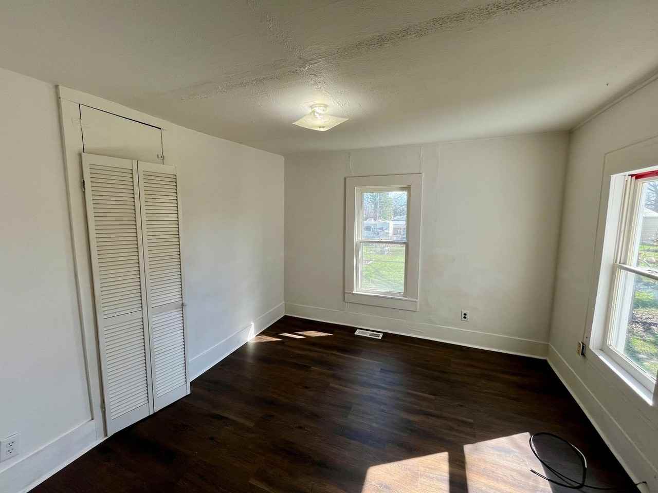 716 Elizabeth St - Photo 4 of 8