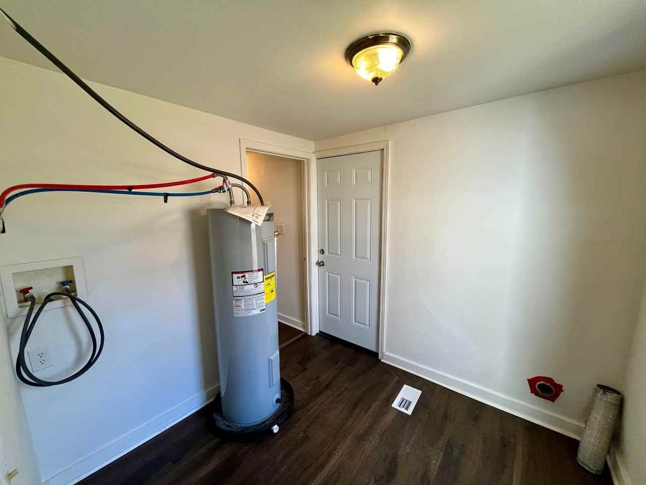 716 Elizabeth St - Photo 7 of 8