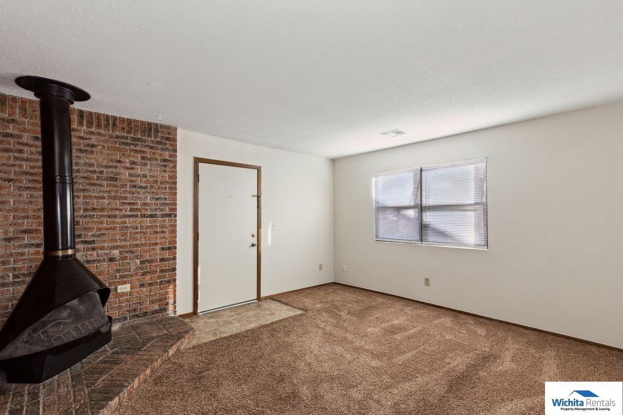 1713 N Arkansas Ave - Photo 3 of 12