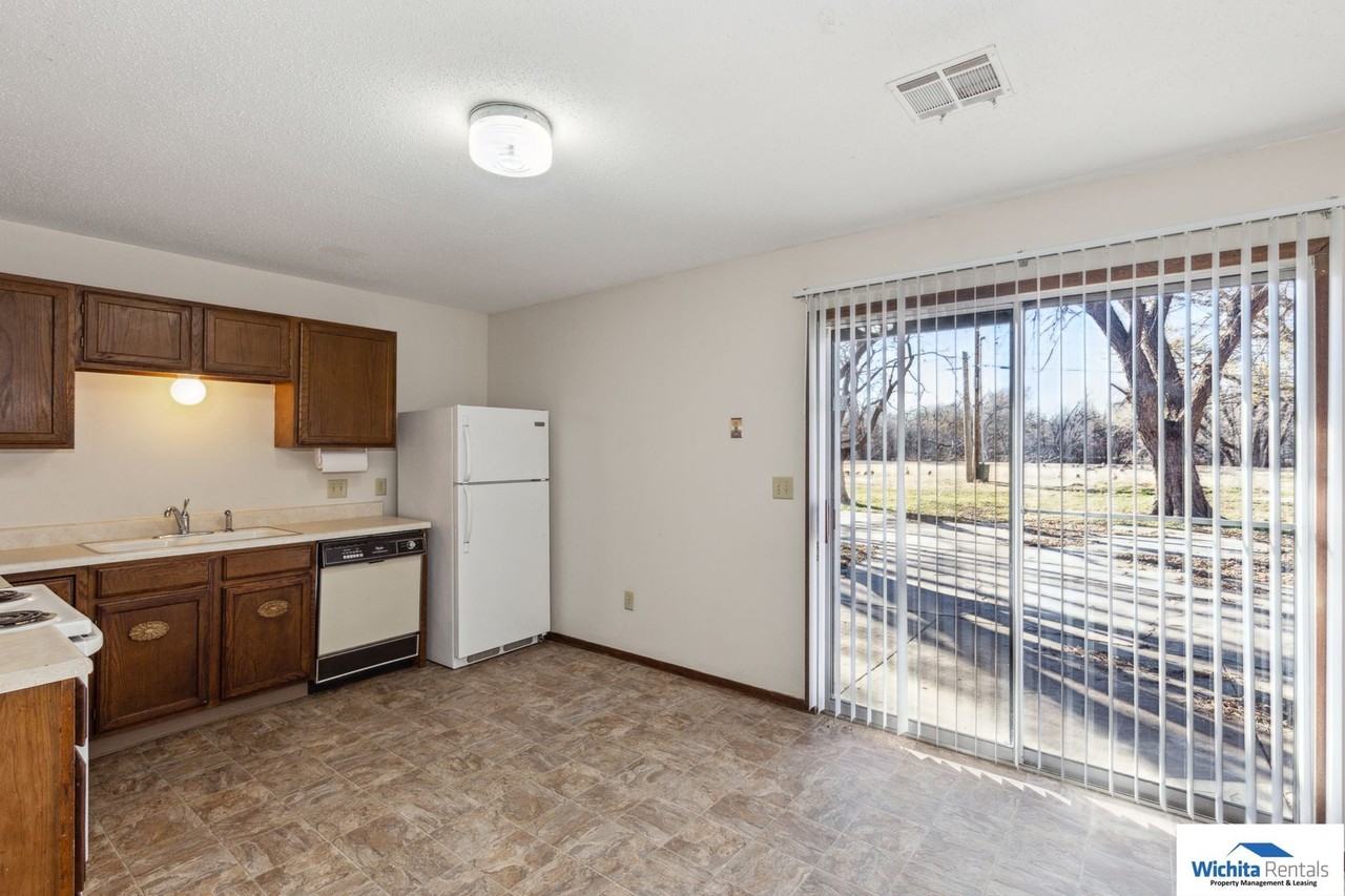 1713 N Arkansas Ave - Photo 5 of 12