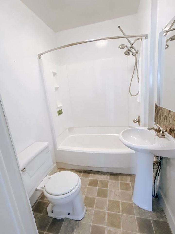 2205 N 23rd St - Photo 4 of 16