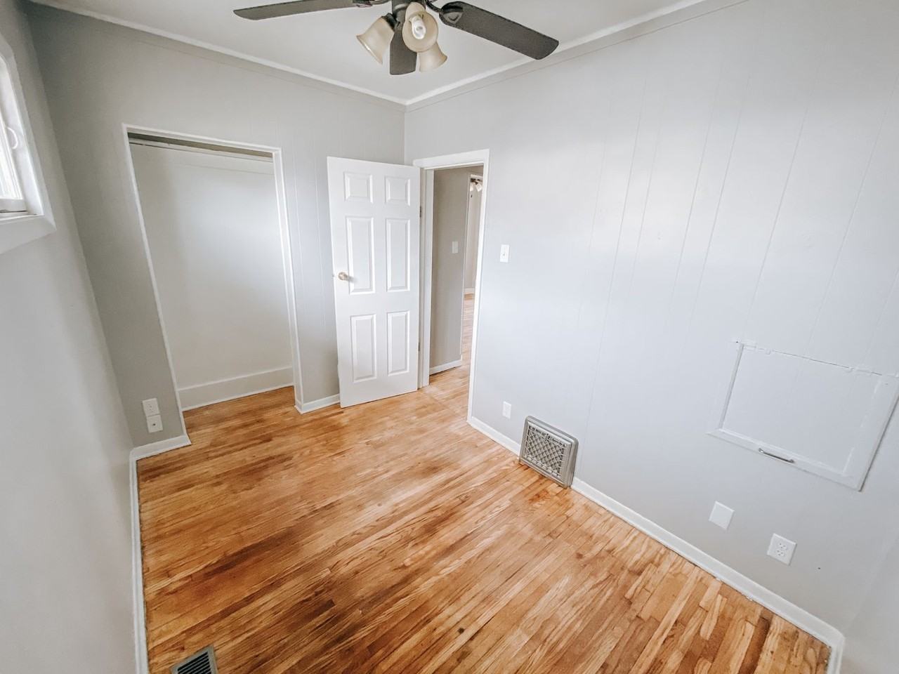 2205 N 23rd St - Photo 5 of 16