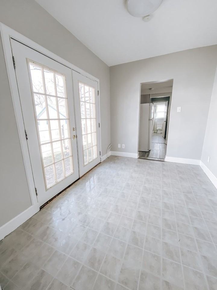 2205 N 23rd St - Photo 6 of 16