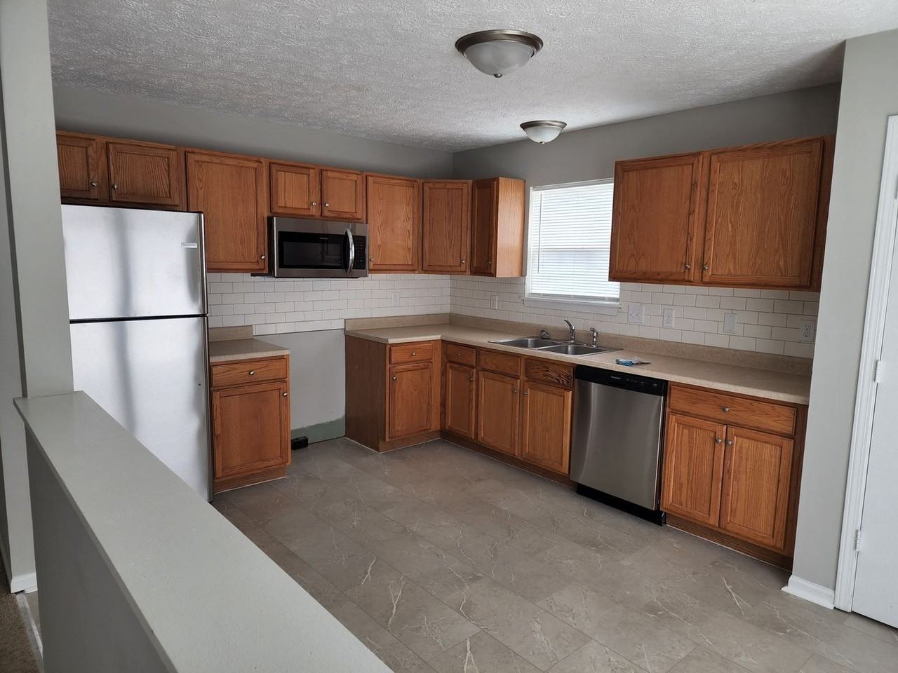 617 Harrison Cir - Photo 6 of 32