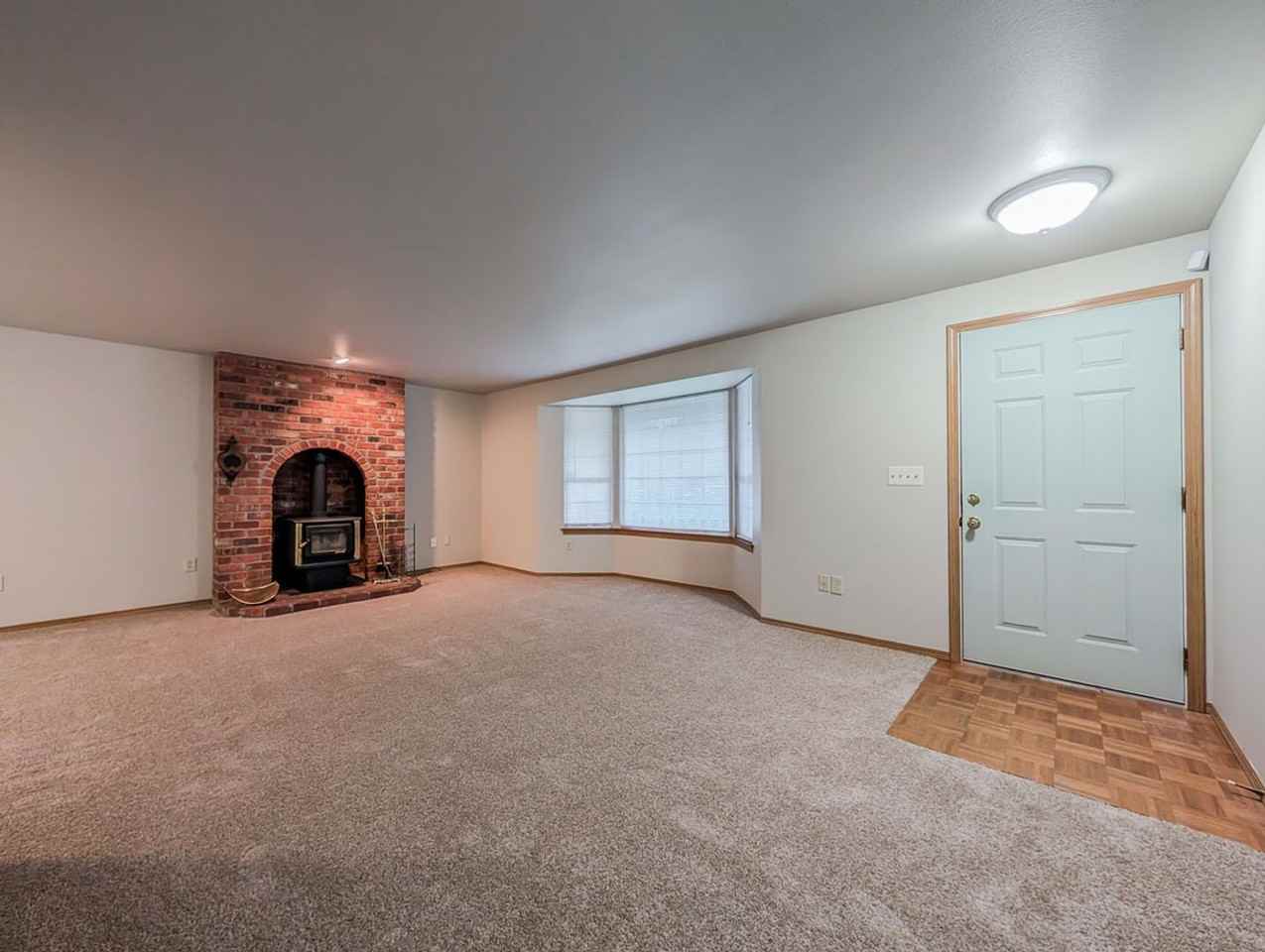 9703 48th Dr Ne - Photo 6 of 12