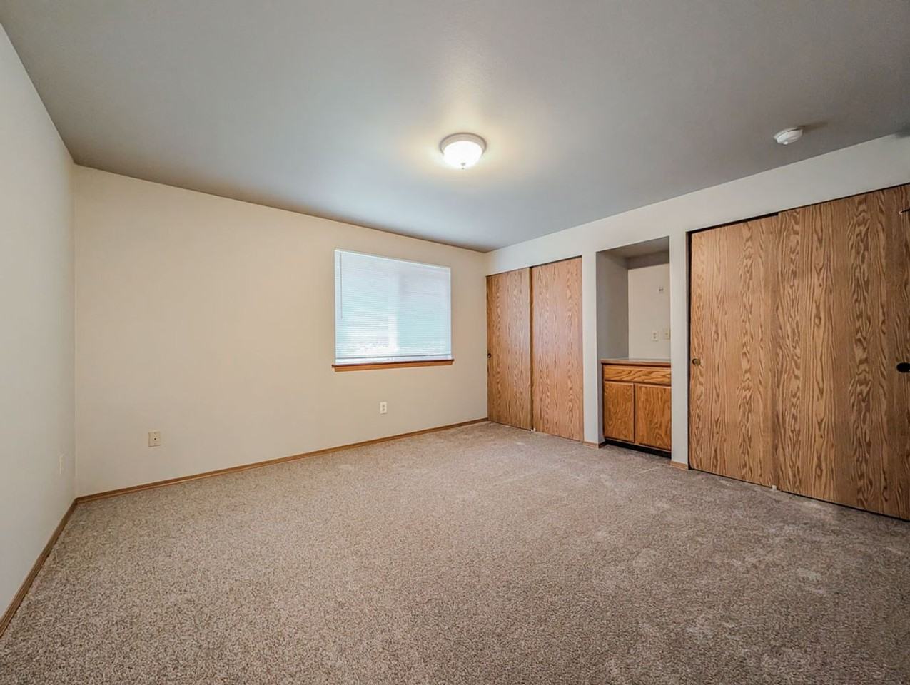 9703 48th Dr Ne - Photo 7 of 12