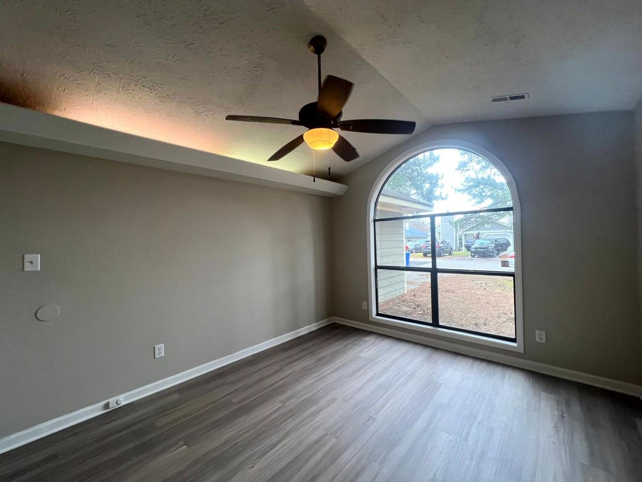 544 Auburndale Ln - Photo 5 of 16