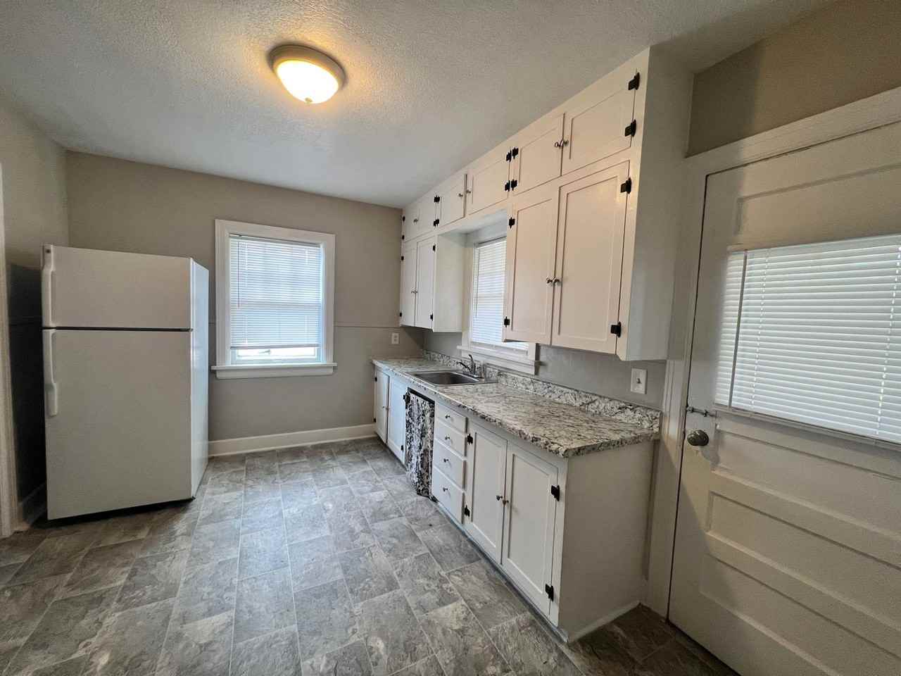 201 Old Mill Rd - Photo 6 of 7