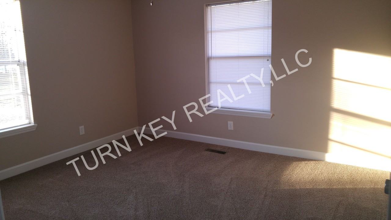 735 Francis St - Photo 7 of 8