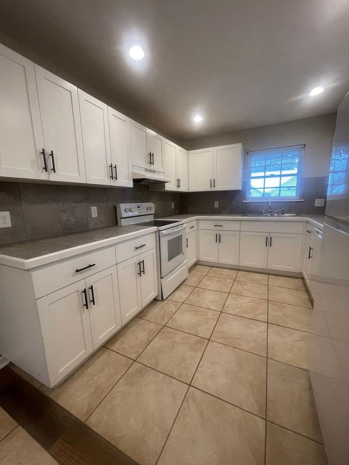 108 Leeswood Cir - Photo 4 of 11