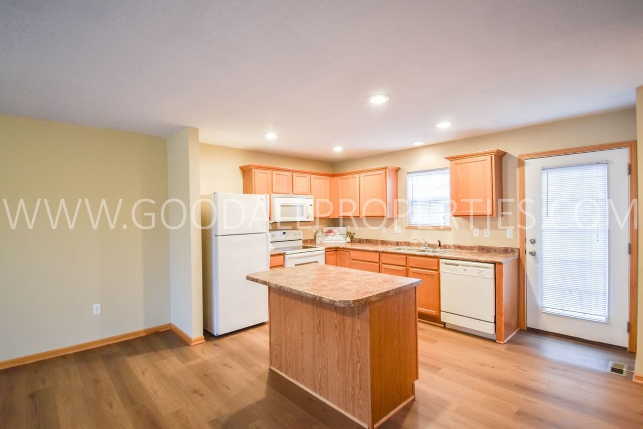 4315 152nd Ct - Photo 2 of 16