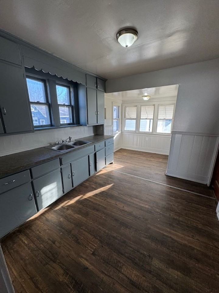 4021 Lafayette St - Photo 4 of 9