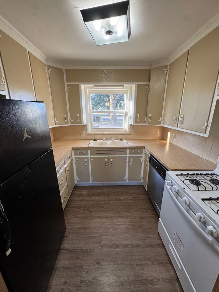 4122 Hiawatha Blvd - Photo 4 of 12