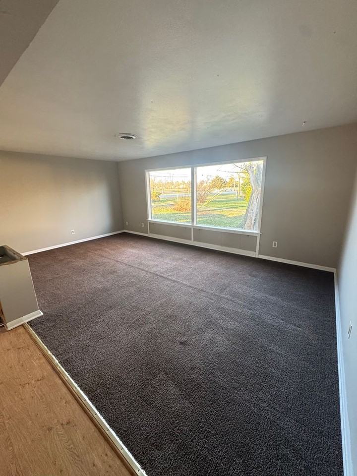 4122 Hiawatha Blvd - Photo 5 of 12