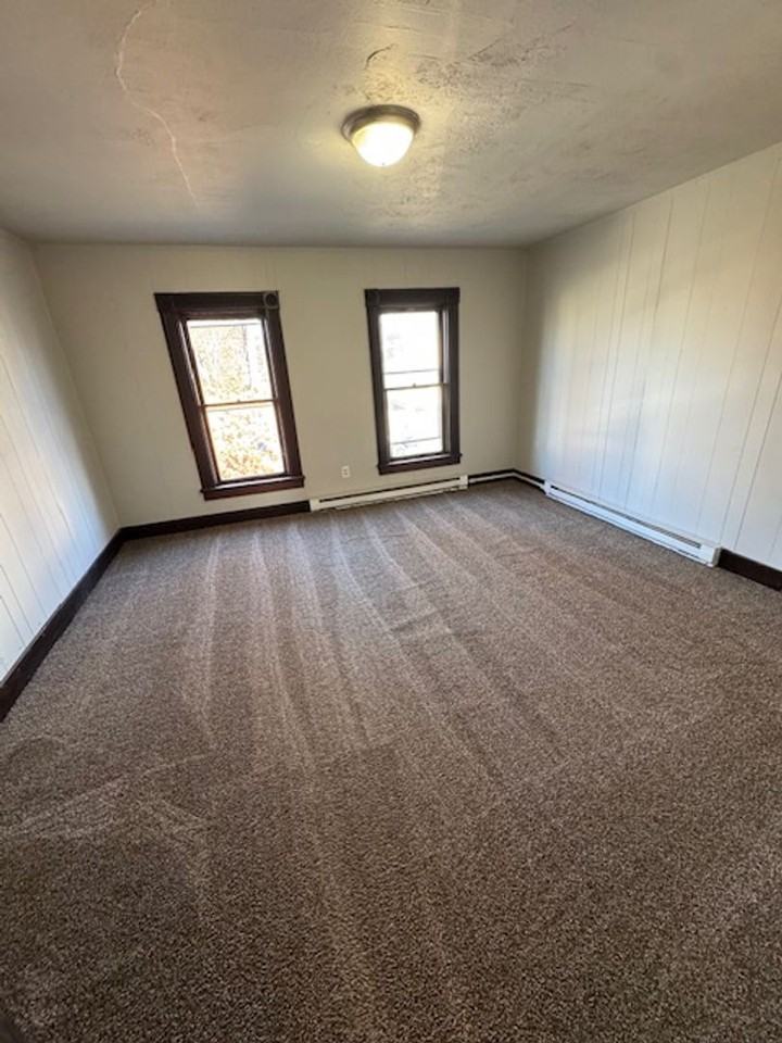 1026 Rivermet Ave - Photo 5 of 9