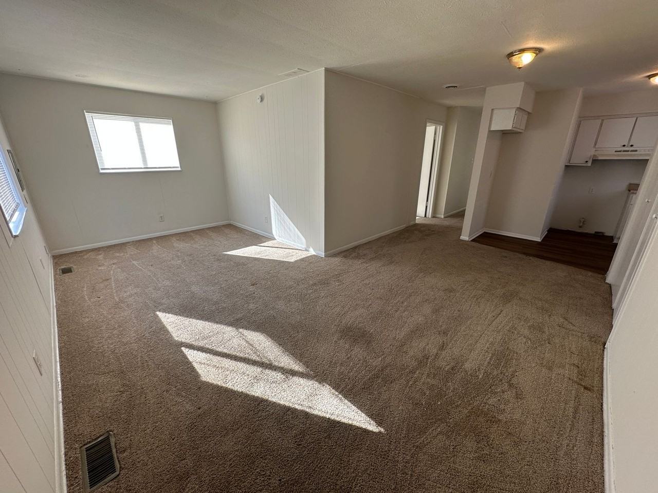 4155 N Kitley Ave - Photo 3 of 16