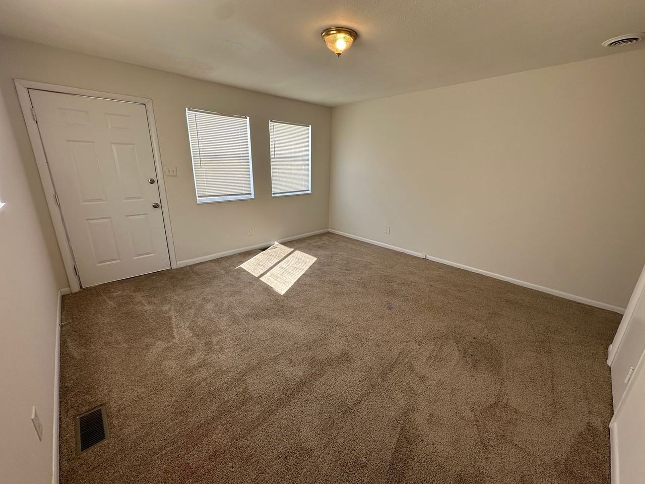 4155 N Kitley Ave - Photo 6 of 16