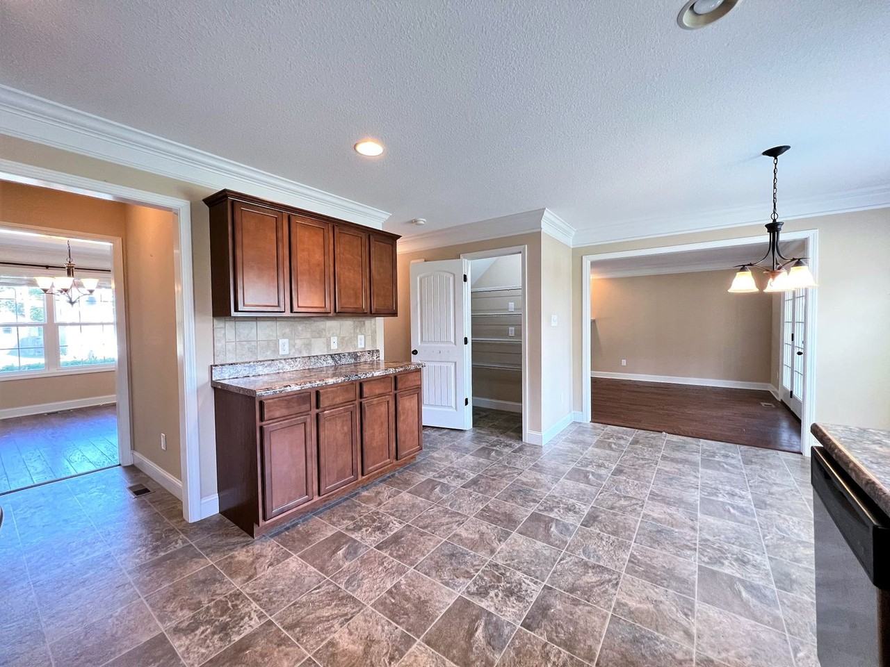 7629 Asher Ln - Photo 7 of 26