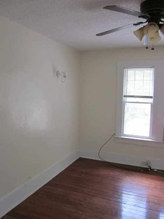 722 Ne 3rd Ave - Photo 6 of 13