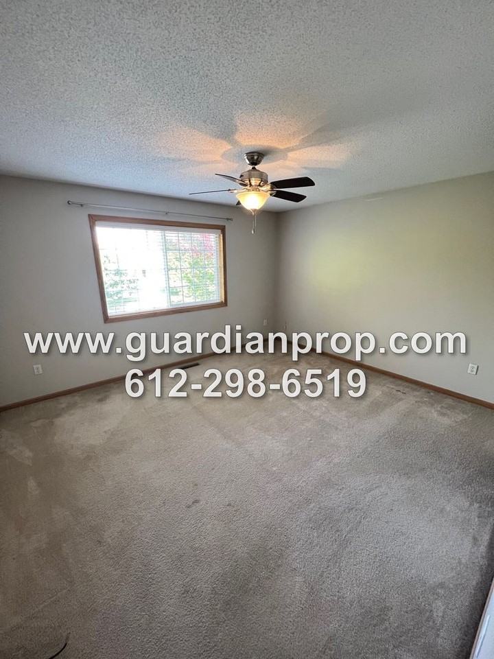 22399 Evergreen Cir - Photo 7 of 18