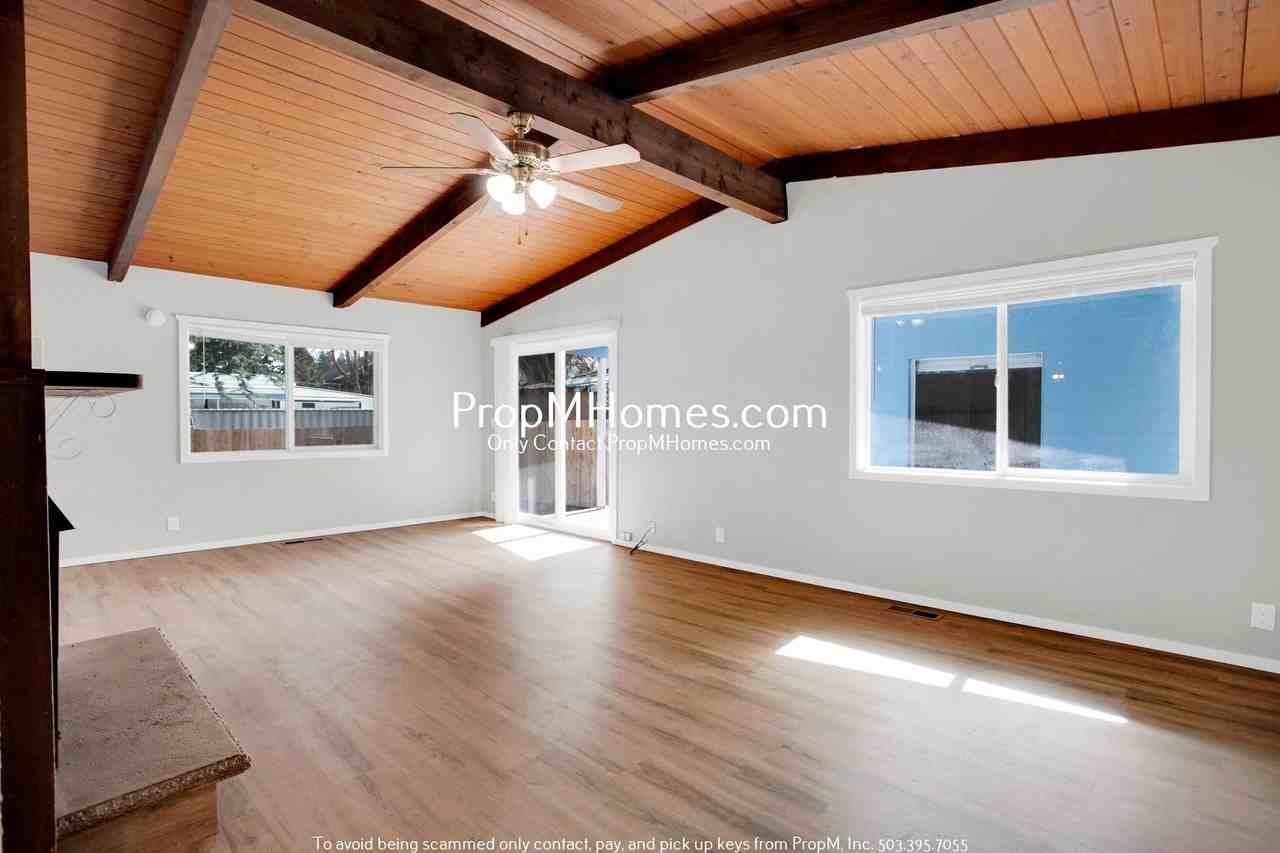 4590 Sw 160th Ave - Photo 3 of 26