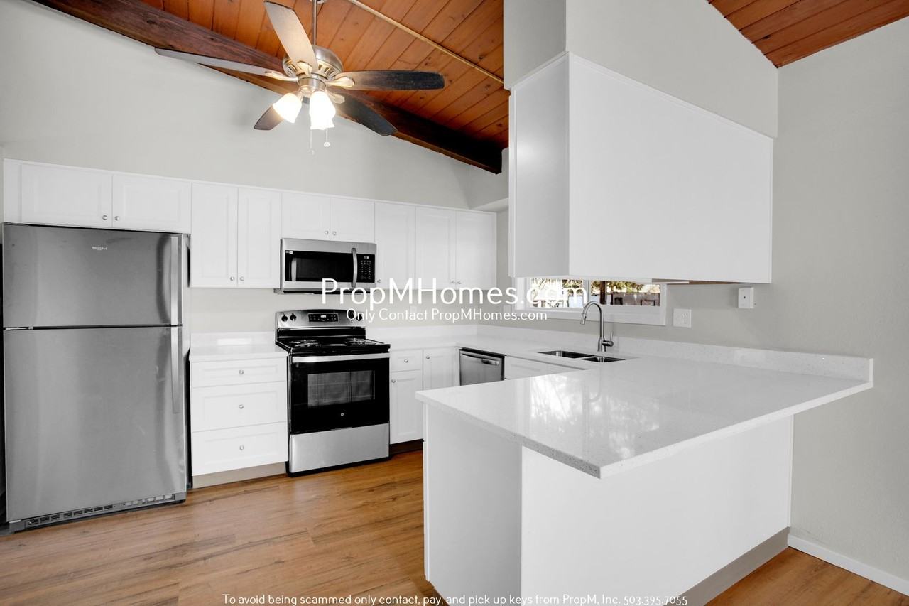 4590 Sw 160th Ave - Photo 6 of 26