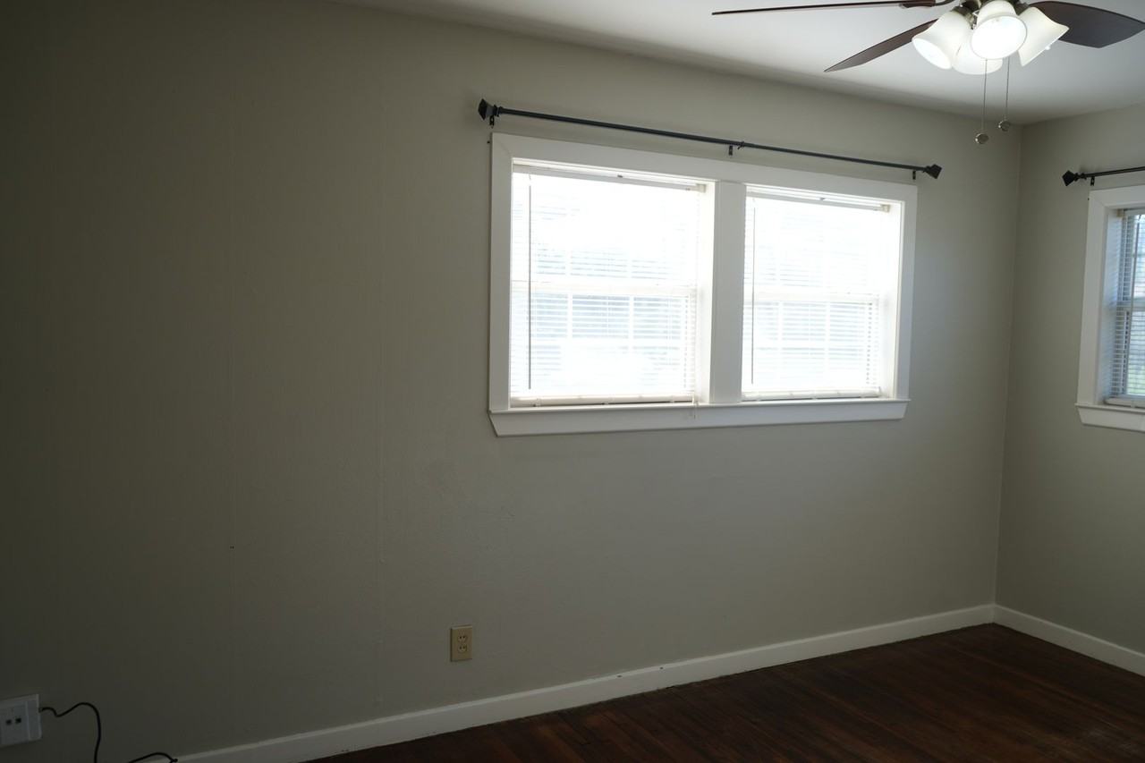 3008 47th St - Photo 5 of 11