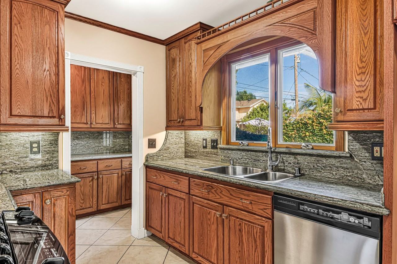 6749 E Stearns St - Photo 7 of 18