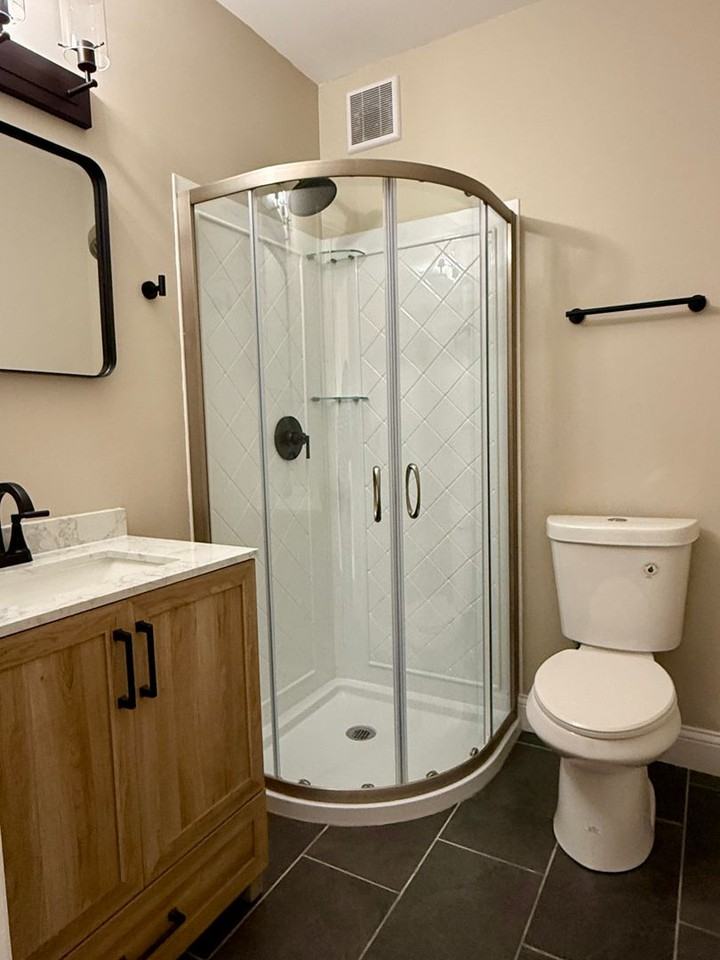 415 Considine Ave - Photo 6 of 16