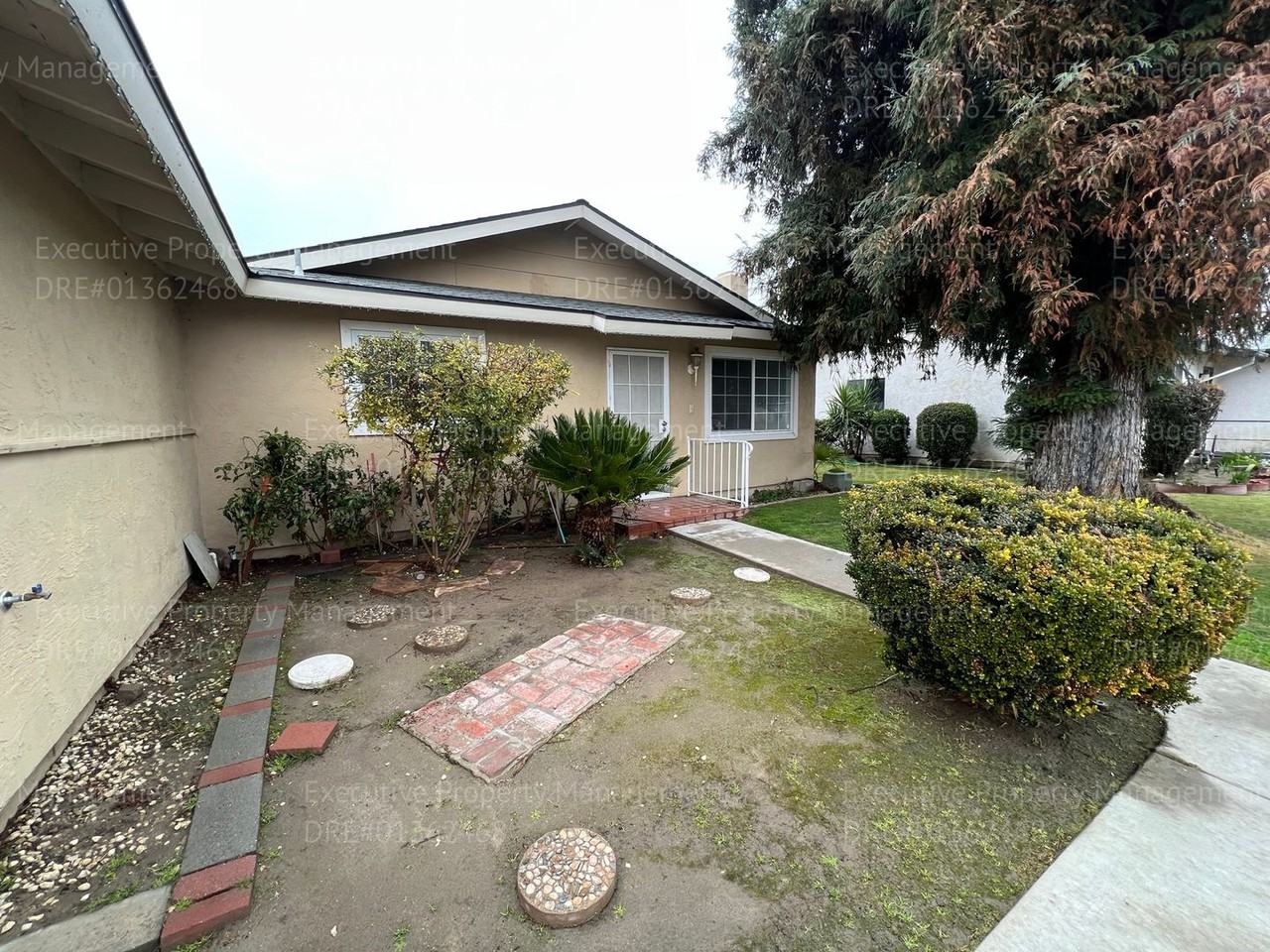 5320 Cherry Tree Ln - Photo 2 of 24